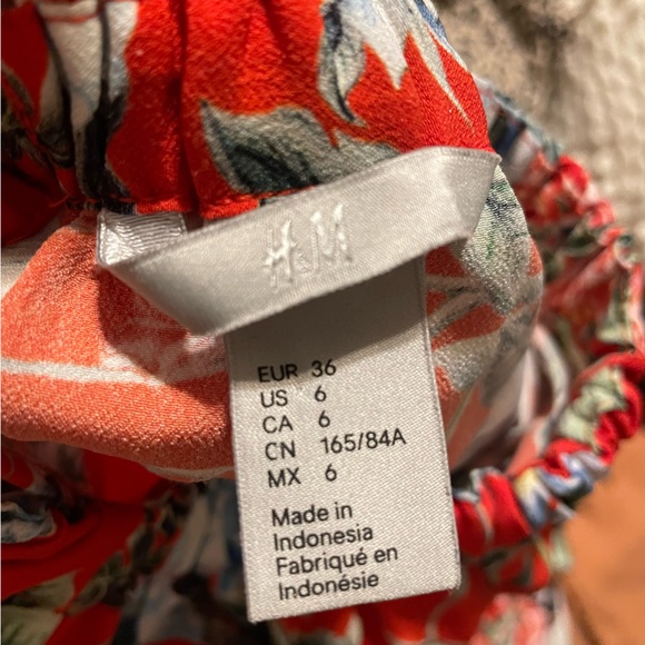 H&M Size 6 Red Flora Crepe Dress - Picture 11 of 11